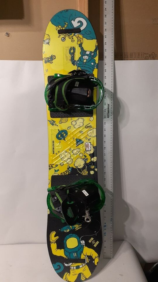 With Burton Extra Small Bindings 100cm