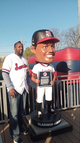 VLADIMIR GUERRERO SIGNED RAWLINGS BIG STICK BAT