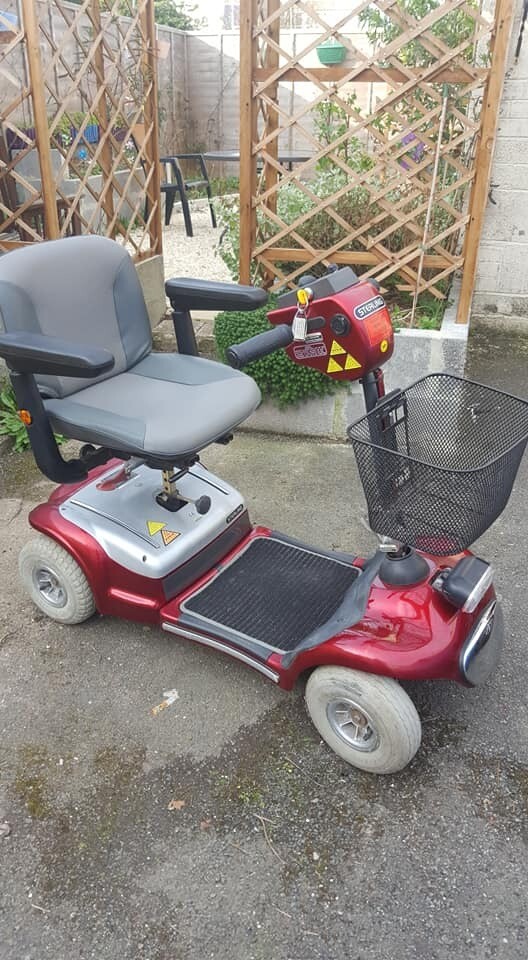 STIRLING SAPPHIRE LS MOBILITY SCOOTER (Sold Pending Pickup) in