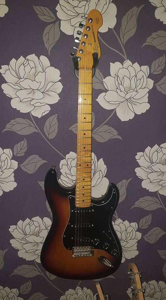 Vintage v6 reissued series Stratocaster like fender with upgraded