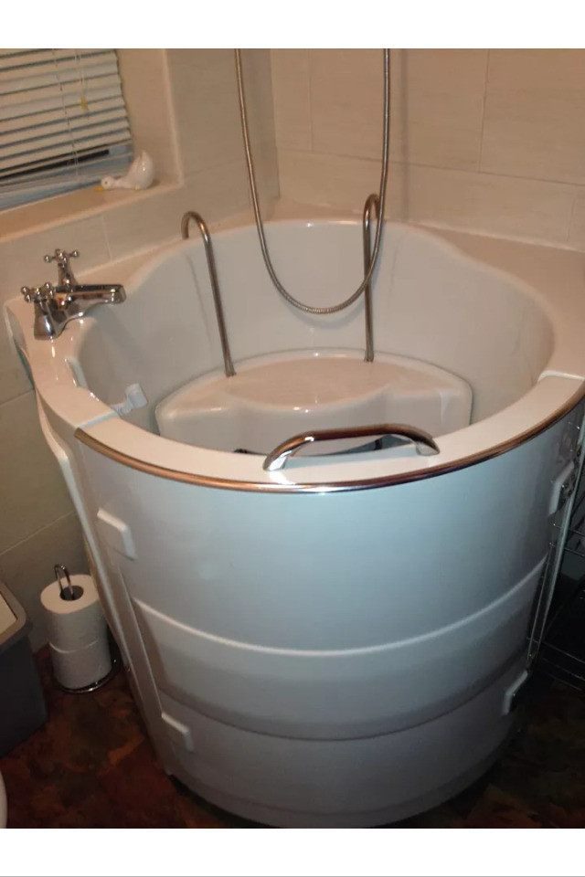 Walk In Corner Bath in Hull, East Yorkshire Gumtree