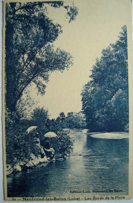 CPA 1920 MONTROND-LES-BAINS '' Promeneuses au bord de la Mare '' FOREZ,FEURS - TBE