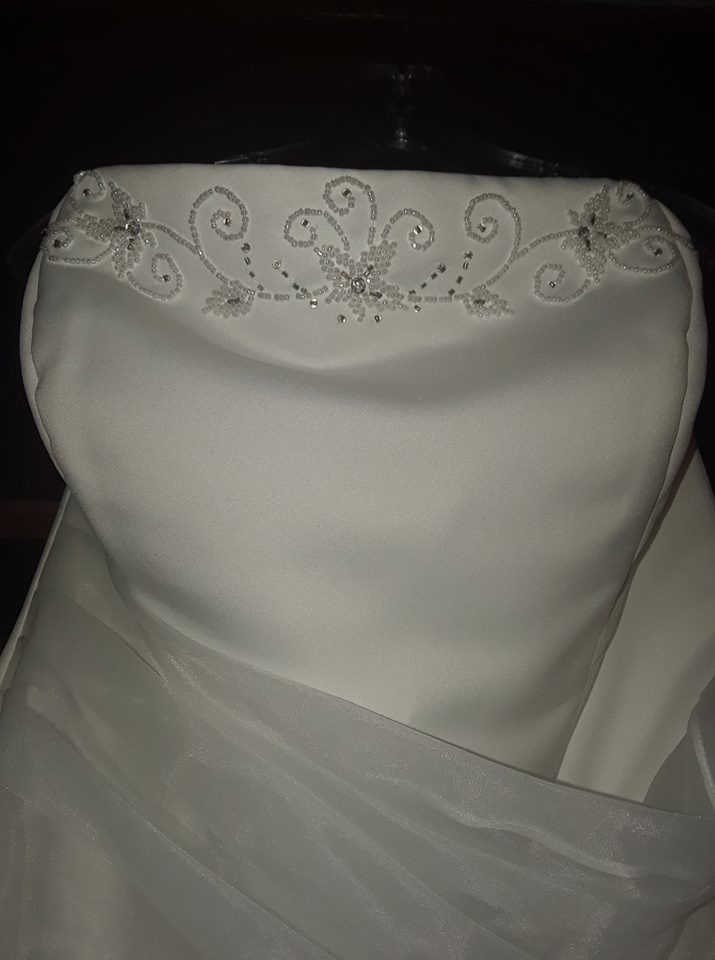 Wedding Dress By Carilynn's Collections white size 16 preowned with Veil & Shawl
