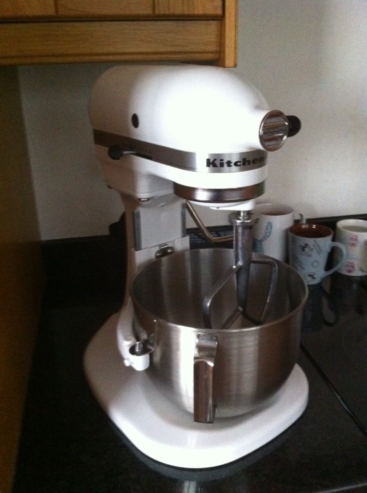 KitchenAid 4 Qt. Model K4SSWH Stand Bowl Lift Mixer White NO BOWLS