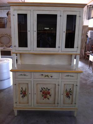 CREDENZA CRISTALLIERA  CUCINA  IN LEGNO DIPINTA A MANO LACCATA CON DECORI