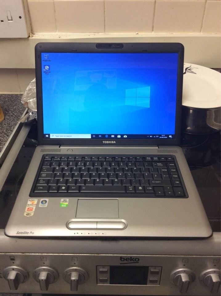 Toshiba satellite cheap windows 10 laptop 3 available WiFi