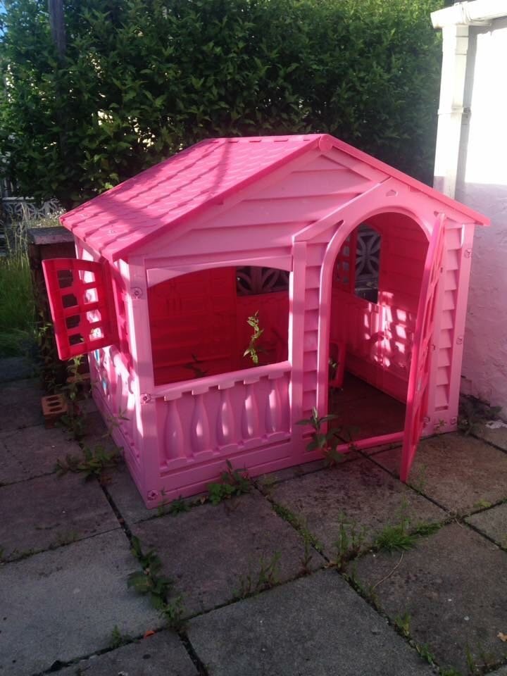 kids, childrens playhouse / wendy house pink plastic, lightweight, easy