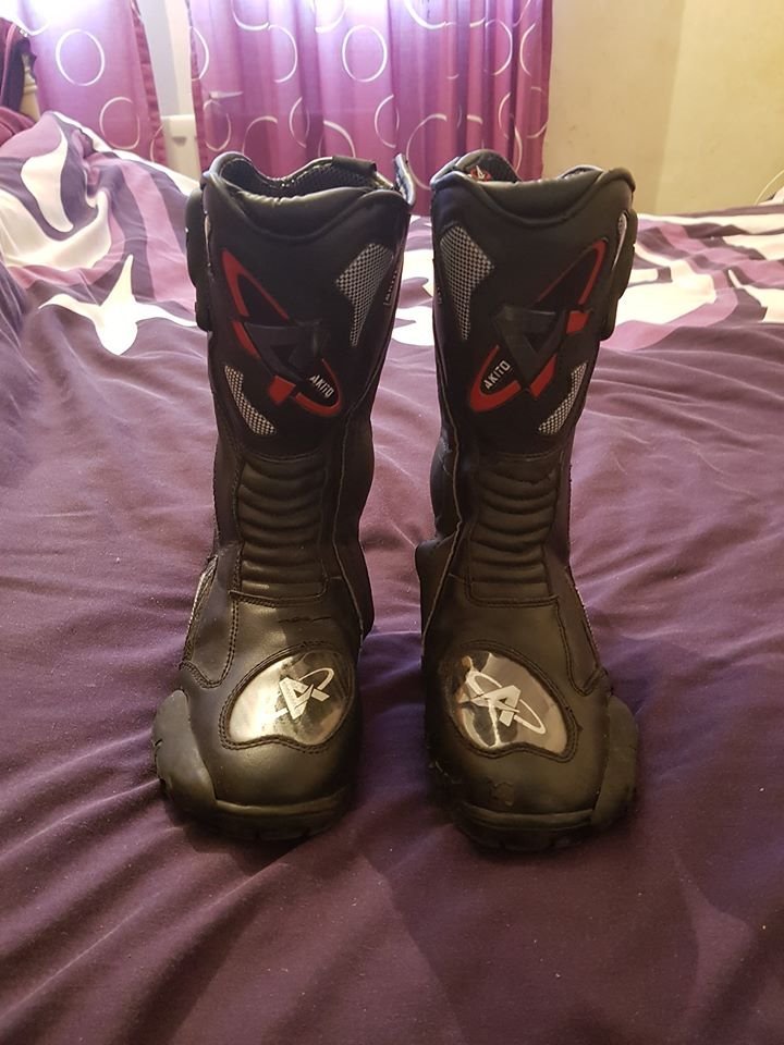 AKITO motorcycle boots size 5 in NewcastleunderLyme, Staffordshire