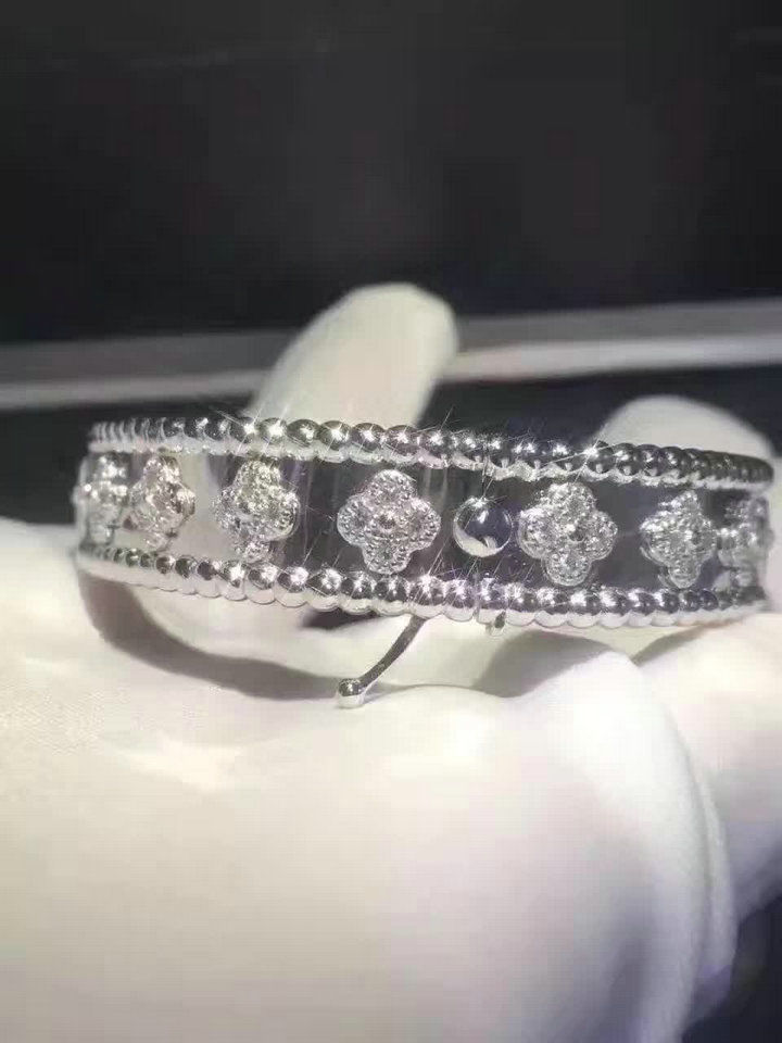 *Van Cleef & Arpels** 18K WG Perlee Diamond Bangle Bracelet Box Papers