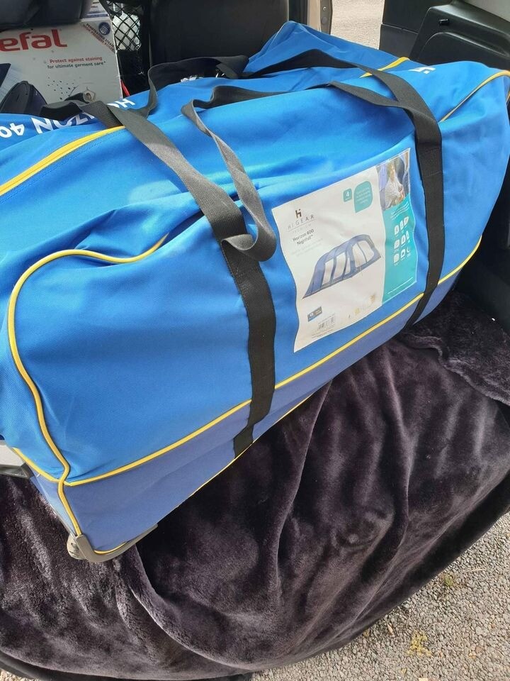 New HiGear Horizon 400 Nightfall Family Air Inflatable 4 Person Man