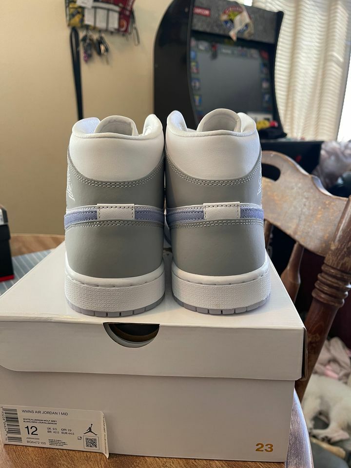 Pre-owned Jordan Nike Air  1 Mid Wolf Grey Aluminum (bq6472-105) 12w/10.5m