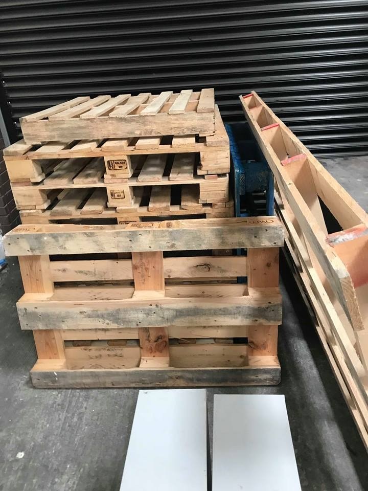 12 wooden pallets for sale, various sizes in Hull, East Yorkshire