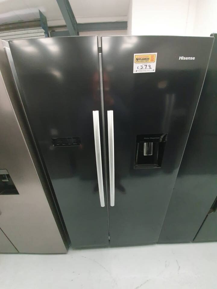 Hisense RS741N4WB11 American Fridge Freezer. in Kensington