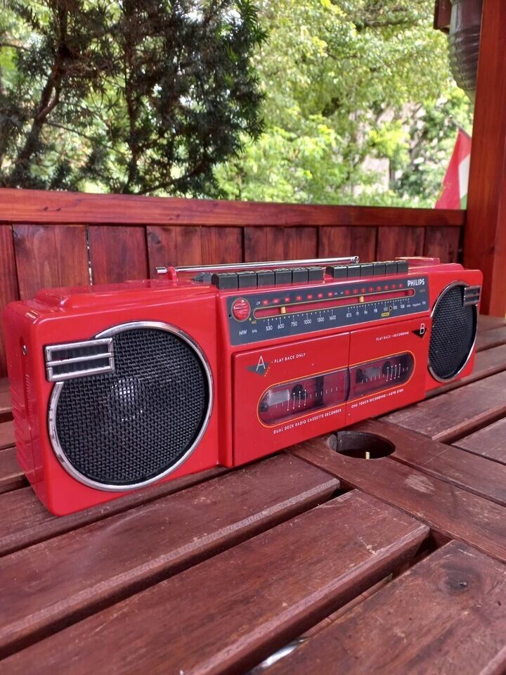 Philips Moving Sound D 8078 double boombox in bright red Philips Moving Sound D 8078 double boombox in bright red