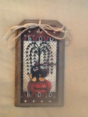 5 Handcrafted Wooden Halloween Hang Tags,SPOOKY Ornaments,''BOO''  ORNIES SETm3