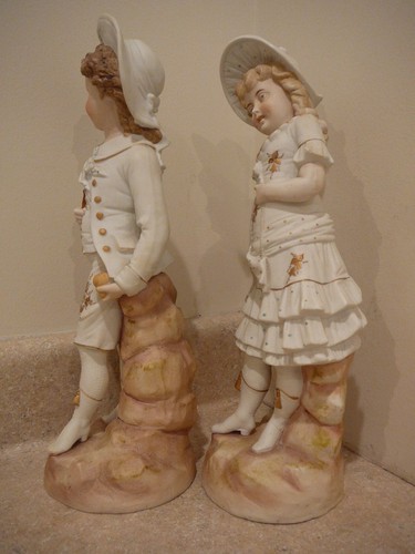 ANTIQUE LARGE GERMAN BISQUE PORCELAIN CHINA PAIR FIGURINES STATUES BOY GIRL 