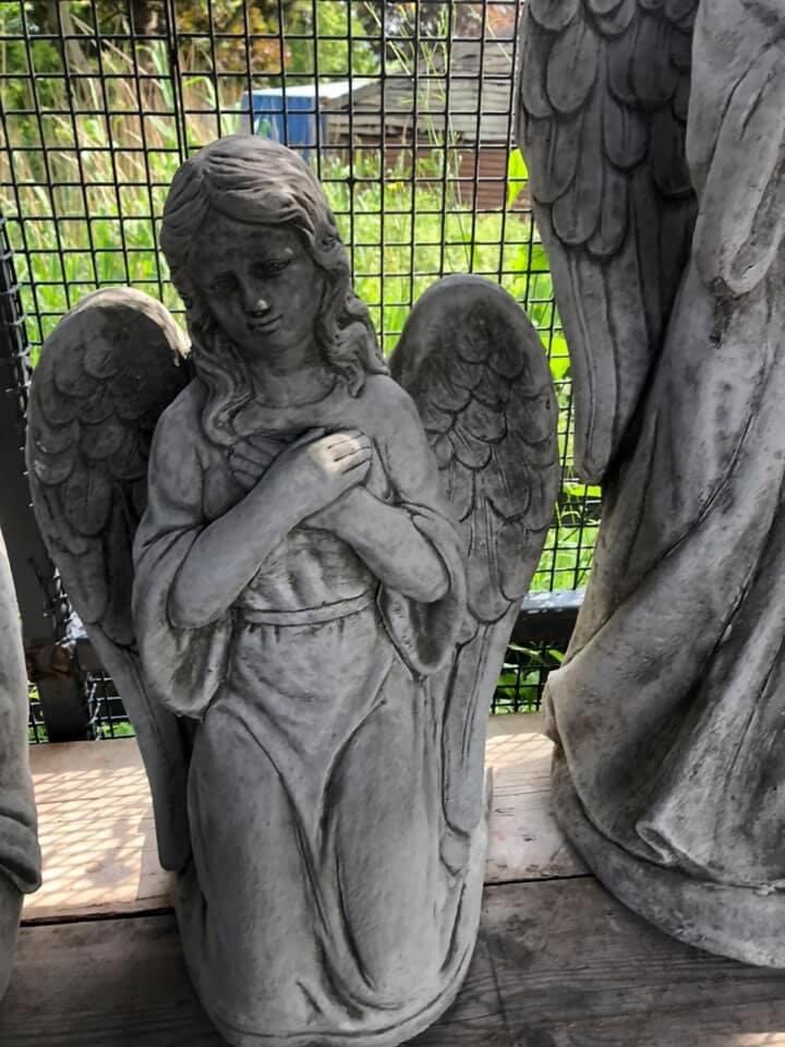 Kneeling angel statue stone | in Jedburgh, Scottish ...