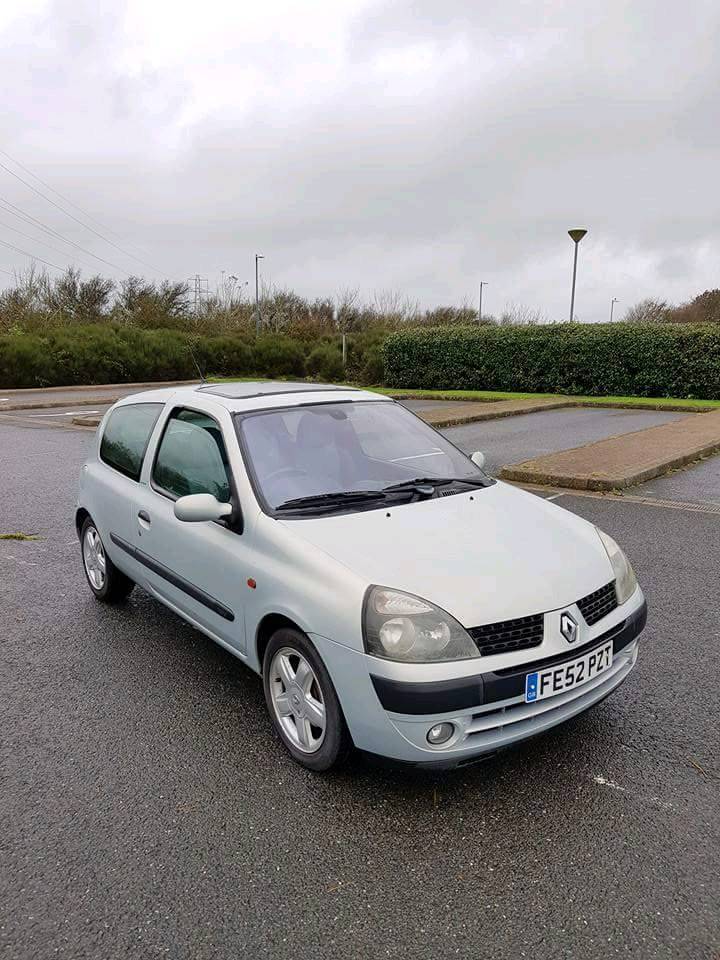 2003 renault clio 1.2 16v extreme new mot low miles great first car