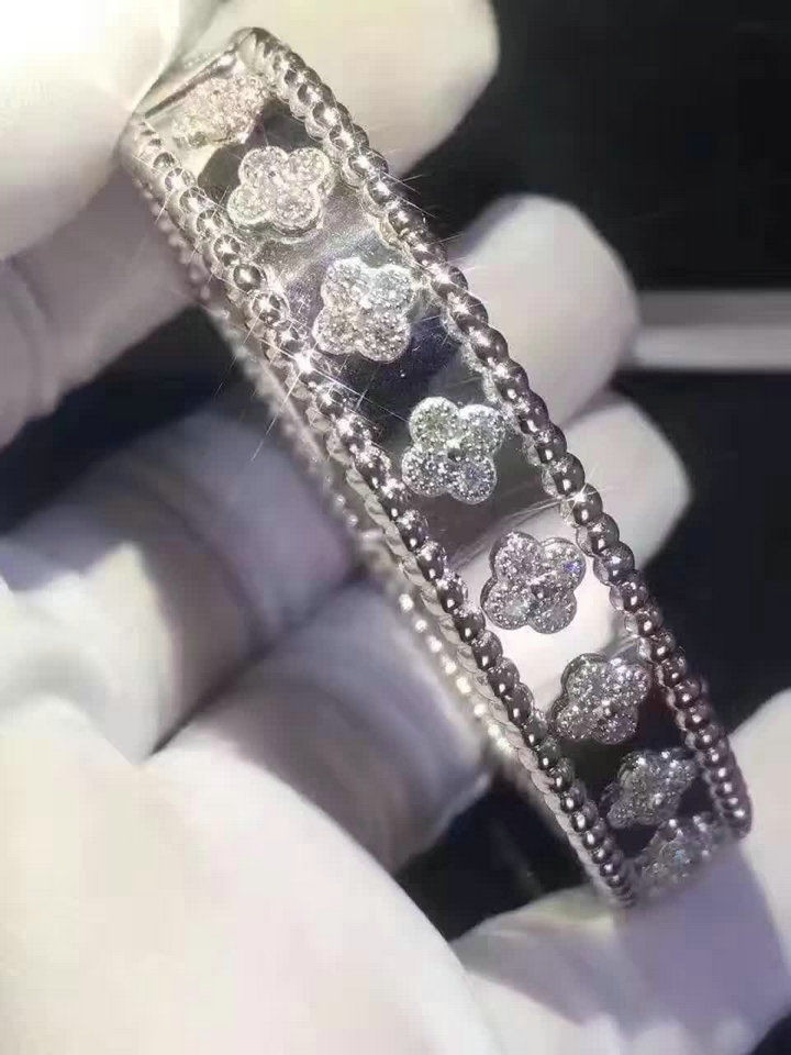 *Van Cleef & Arpels** 18K WG Perlee Diamond Bangle Bracelet Box Papers