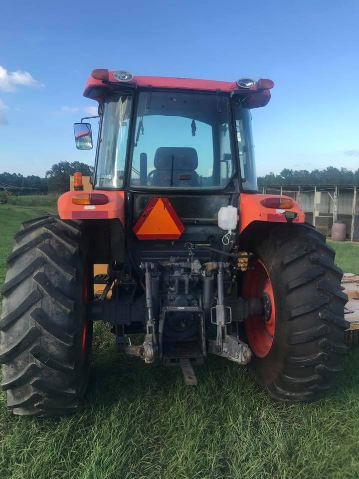 2010 KUBOTA M9540F CAB & AIR TRACTOR WITH SIDE ARM CUTTER, 95hp, 6659 hours