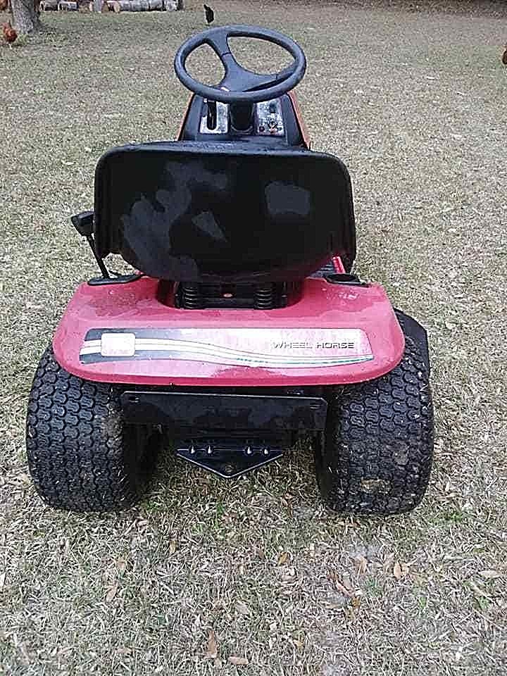 Toro Wheel Horse Riding Mower 38 inch Deck Hydrostatic Drive 15.5 Hp. Briggs