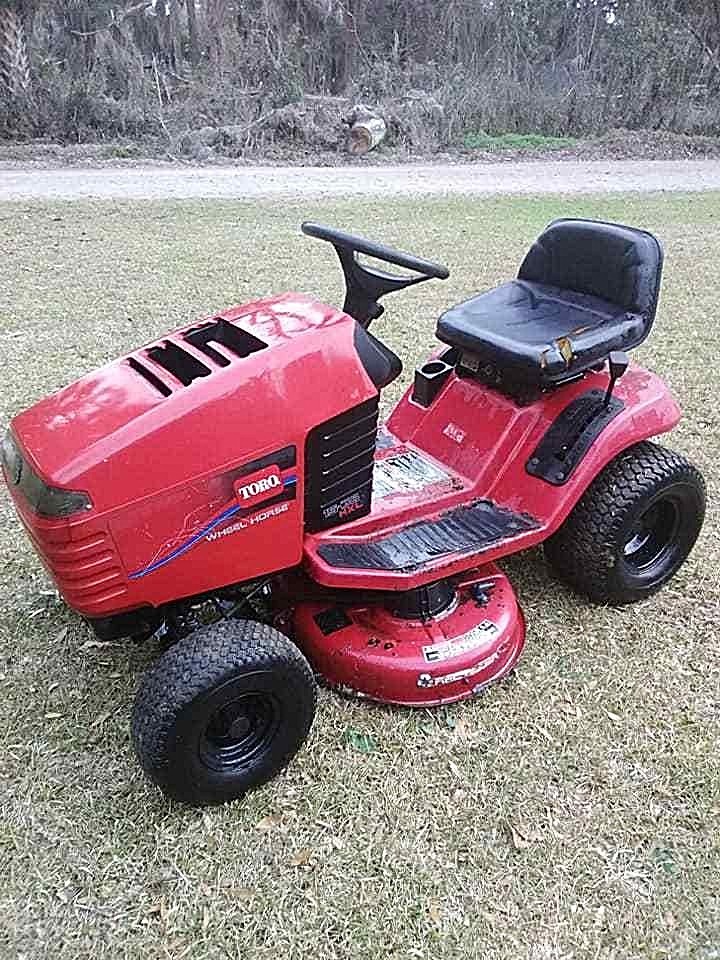 Toro Wheel Horse Riding Mower 38 inch Deck Hydrostatic Drive 15.5 Hp. Briggs