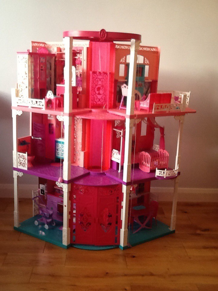 3 storey barbie dolls house with over 100 accessories. Lift & sound