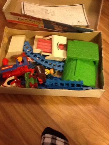 Hasbro Snoopy and Peanuts Characters Battery Operated Train Set