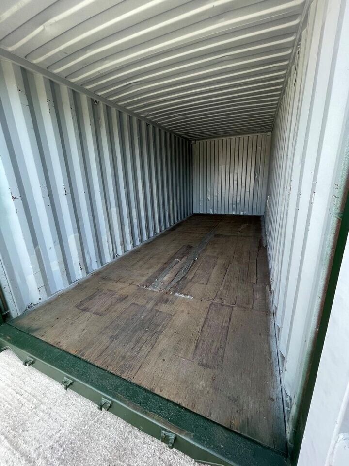 Self Storage / Containers (20X8ft)