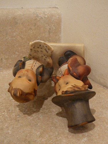 VINTAGE HUMMEL FIGURINE STATUE #130 DUET LIP BASE FULL BEE MARK TMK-2