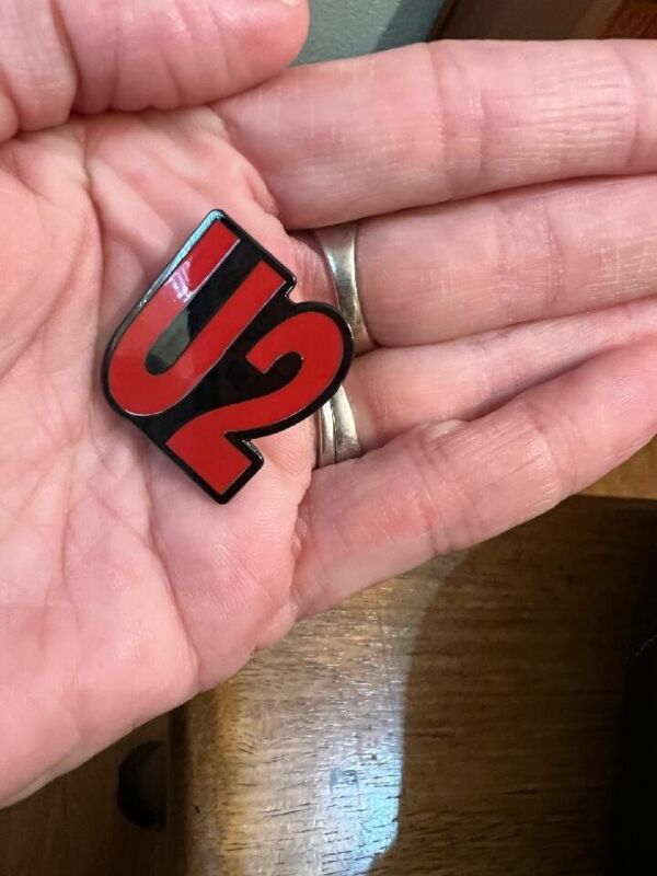 U2 jacket pin