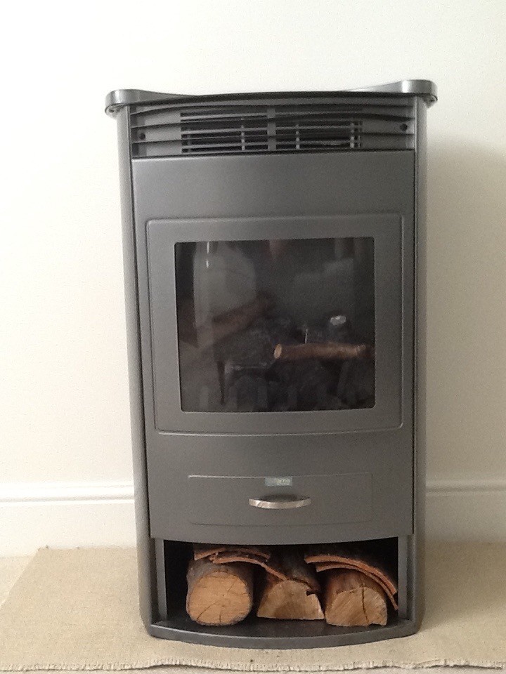 Contemporary electric stove in Poundbury, Dorset Gumtree