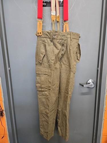 70s vintage Charter woolpoly buggy スラックス Vintage 1968 US Army Green Wool Cargo Pants With Suspenders