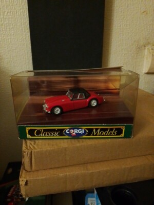 Corgi Classics D732M. MGA - SOFT TOP. RED. UK BUYERS ONLY (1) 