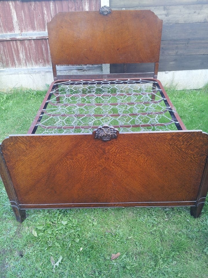 FULL SIZE 1940s ANTIQUE DOUBLE VONO BED BASE WITH SPRINGS in Kirkby