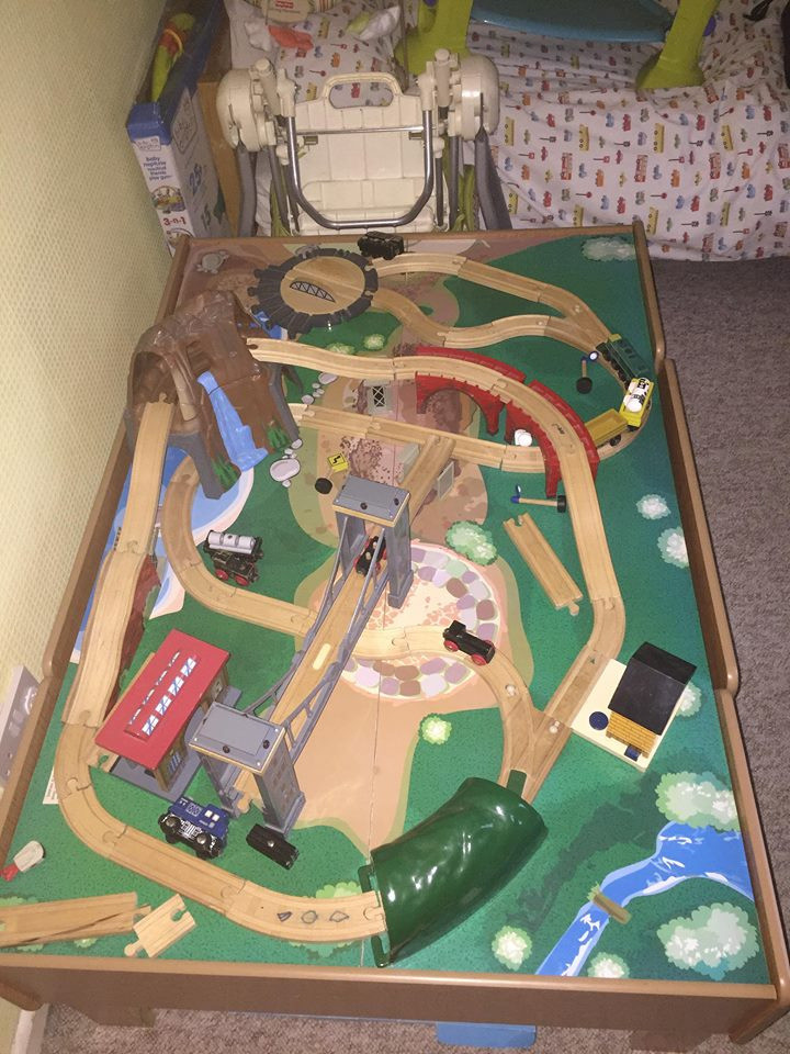 Universe Of Imagination Train Table And Track With 2 Storage Drawers