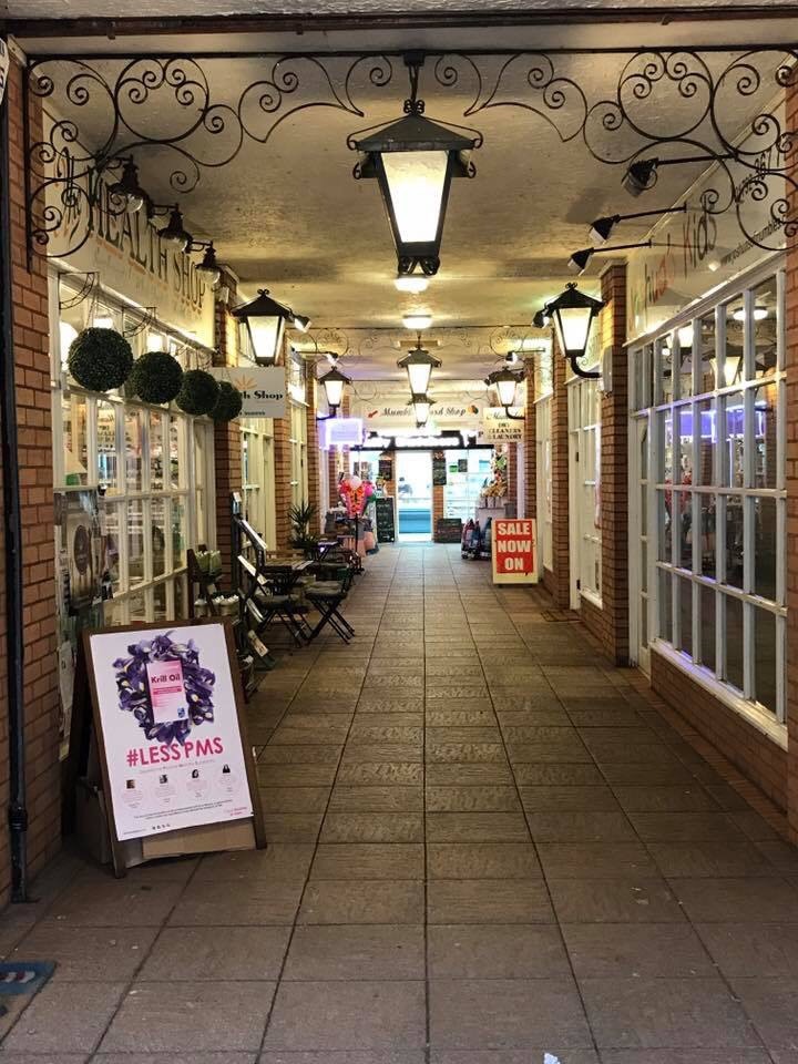 Unit to let. Castleton Walk Arcade. Mumbles in Mumbles, Swansea Gumtree