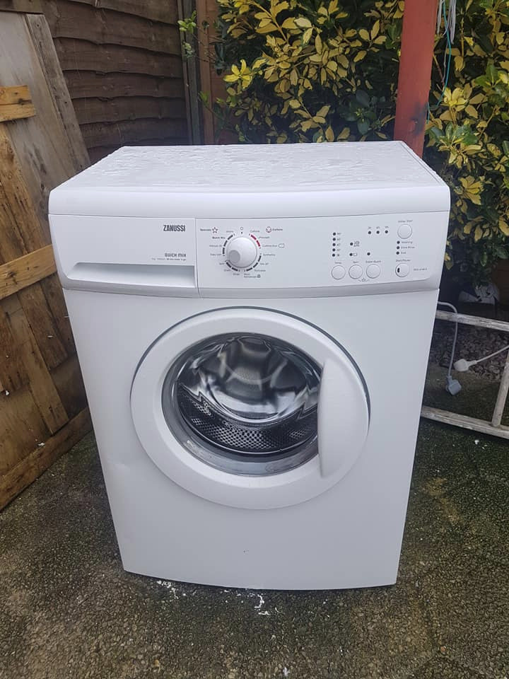 ZANUSSI WASHER DRIER FULLY WORKING CAN DELIVER BLACKPOOL in Blackpool