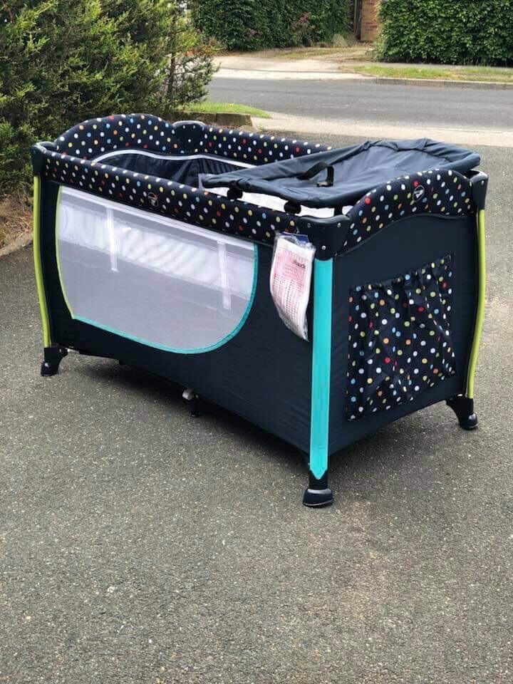 BRAND NEW IN BOX HAUCK SLEEP N PLAY LUXURY TRAVEL COT PLAY PEN FROM