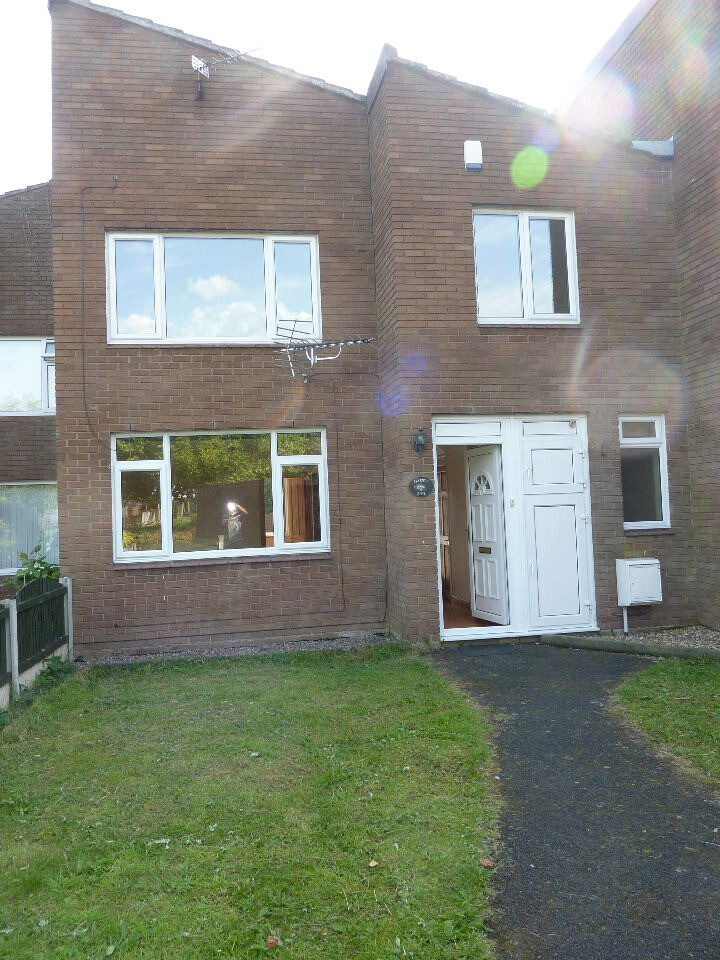 3 BEDROOM HOUSE WITH 2 BATHROOMS TO LET HOLLINSWOOD, TELFORD AVAIL