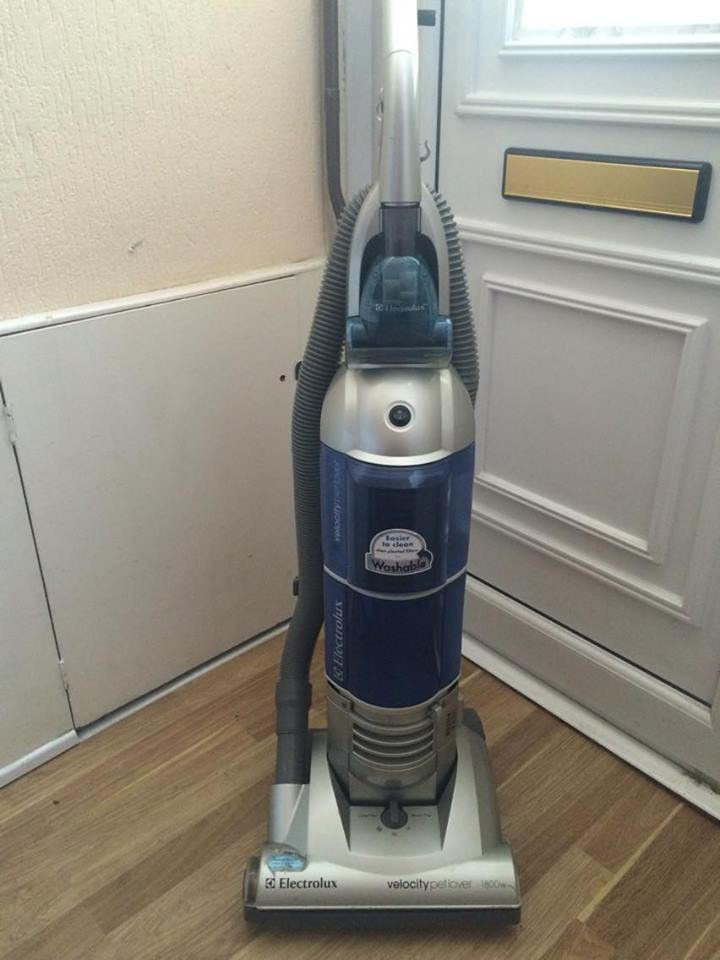 Electrolux Z2955BZ Velocity Pet Lover Cyclonic Upright Vacuum Cleaner