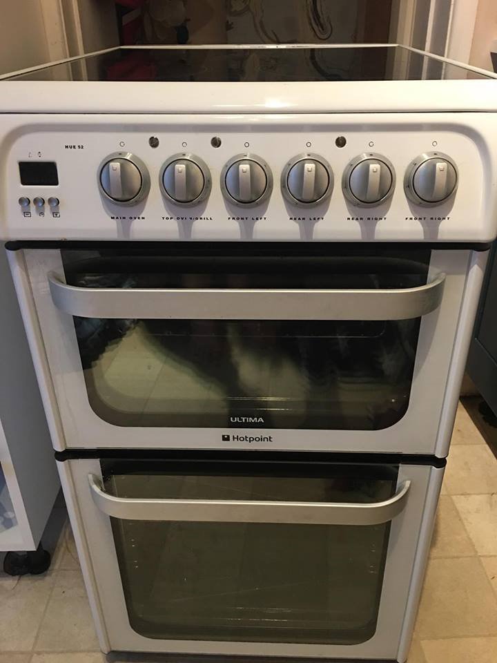 Hotpoint HUE52P Cooker 50cm Wide Ceramic Hob Fan Assisted double Oven 3