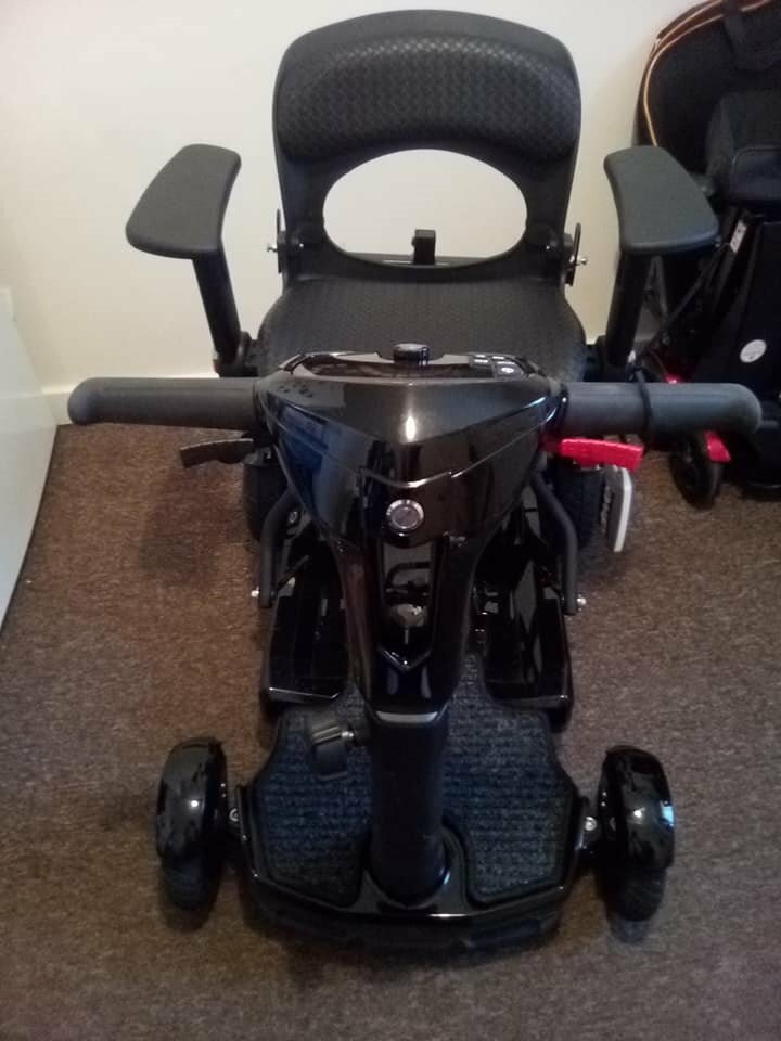 DRIVE DEVILBISS AUTOFOLD SCOOTER Beautiful condition 4mph weight 120kg