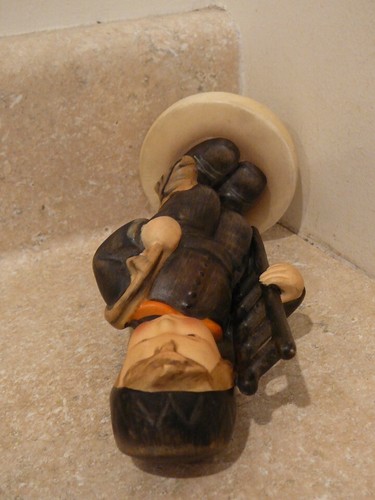 VINTAGE HUMMEL FIGURINE STATUE #12 CHIMNEY SWEEP FULL BEE MARK TMK-2