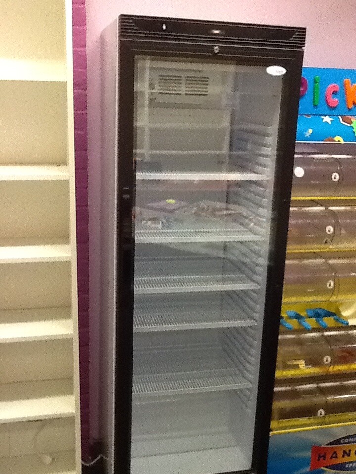 COLD DRINKS FRIDGE EXCELLENT CONDITION in Peacehaven, East Sussex Gumtree