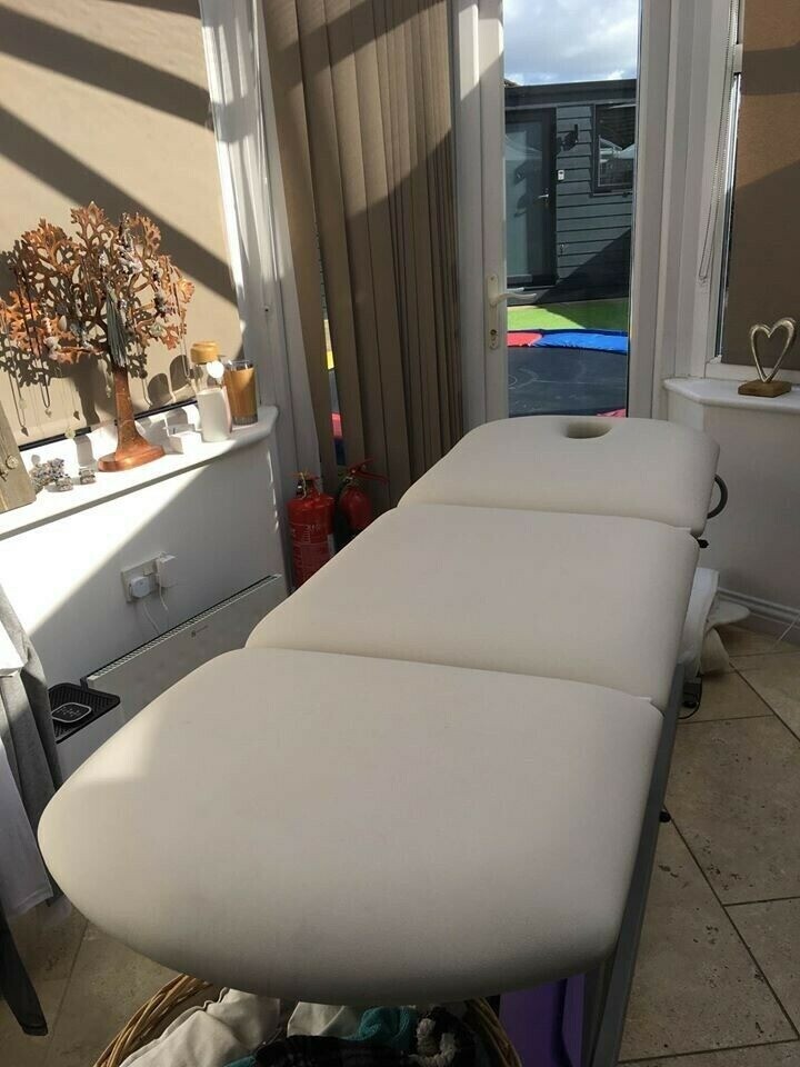 high quality electric treatment couch / massage bed 3 section in