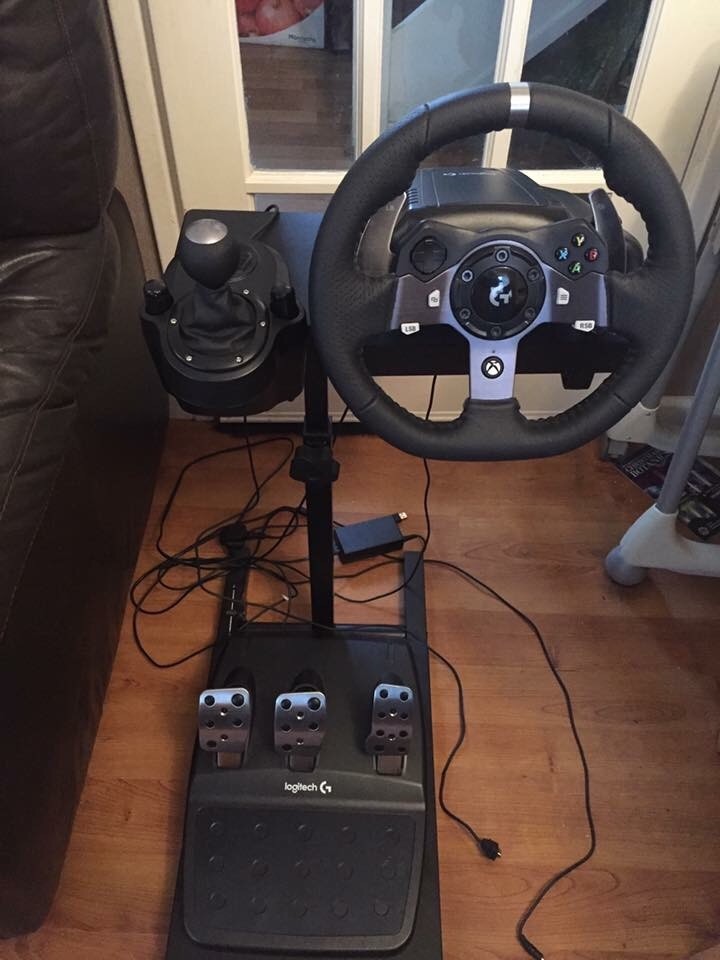 Logitech G920 driving force steering wheel, foot pedals, shifter stand