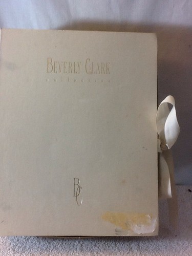 Beautiful Pair BEVERLY CLARK COLLECTION Fluted EUROPEAN CRYSTAL Toasting Glasses