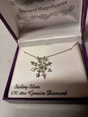 Sterling Silver 1/10 Cttw Genuine Diamond Snowflake Chain Pendant Necklace