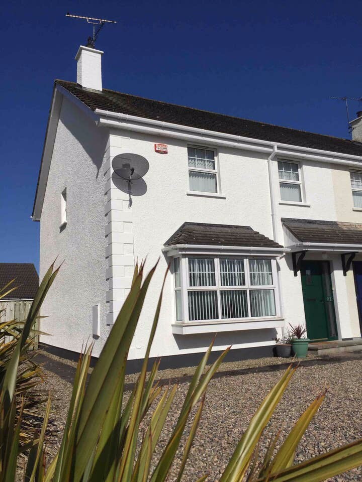 Furnished three bedroom semi detached house to rent, Castlerock (6